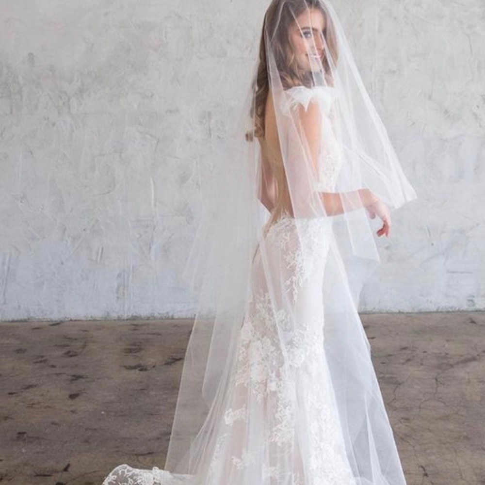 Brides & Hairpins Beau Tulle Chapel Veil w/Blusher